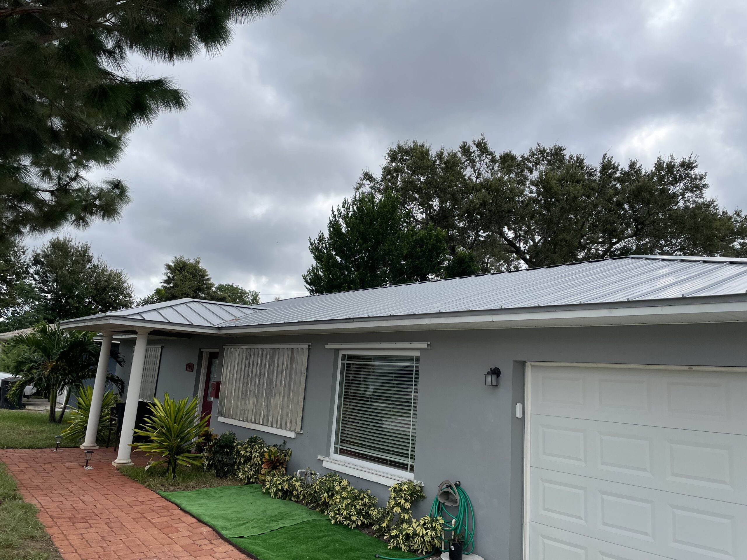 Will a New Roof Decrease My Homeowners’ Insurance in Tampa, Florida? New Roof Replacement in Tampa